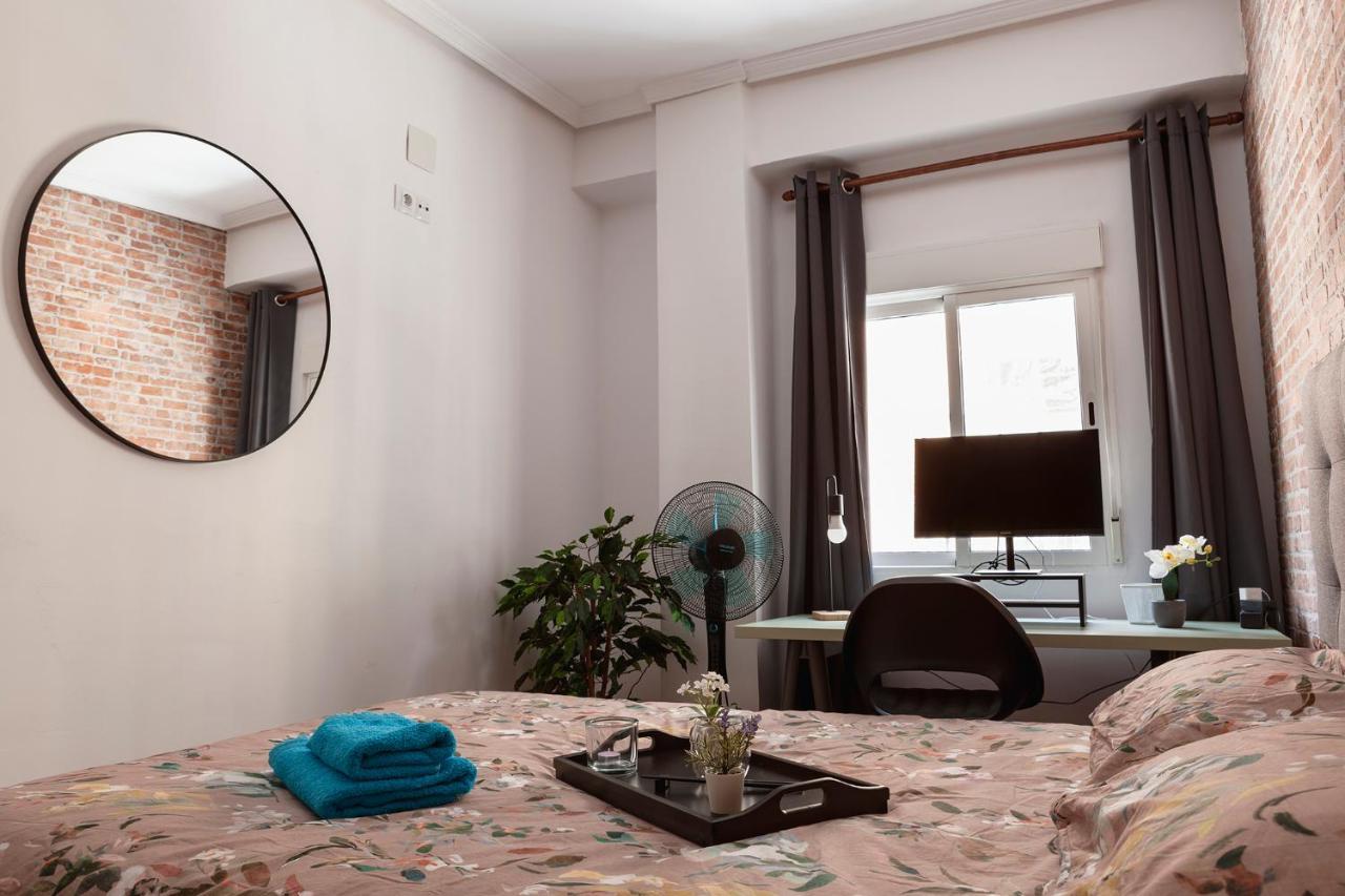 Luxury Artistic Digital Nomad 2 Bedroom W/Terrace Βαλένθια Εξωτερικό φωτογραφία